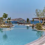 W Costa Navarino (adults Only) Otel