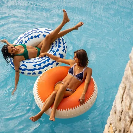 W Costa Navarino (adults Only) מלון