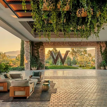 W Costa Navarino (adults Only) מלון פילוס
