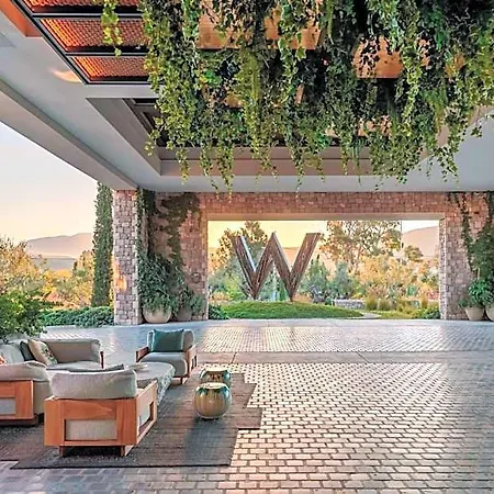W Costa Navarino (adults Only) Hotell