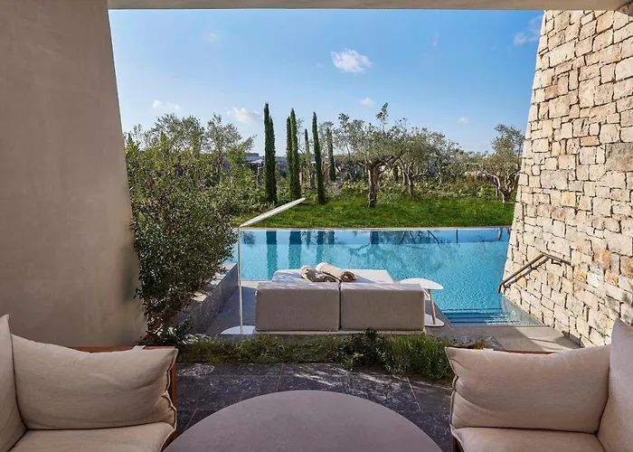 W Costa Navarino (adults Only) פילוס