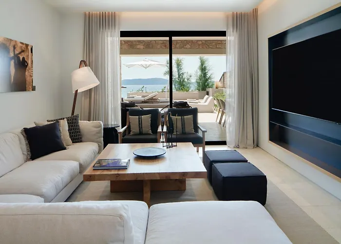 W Costa Navarino (adults Only) מלון פילוס