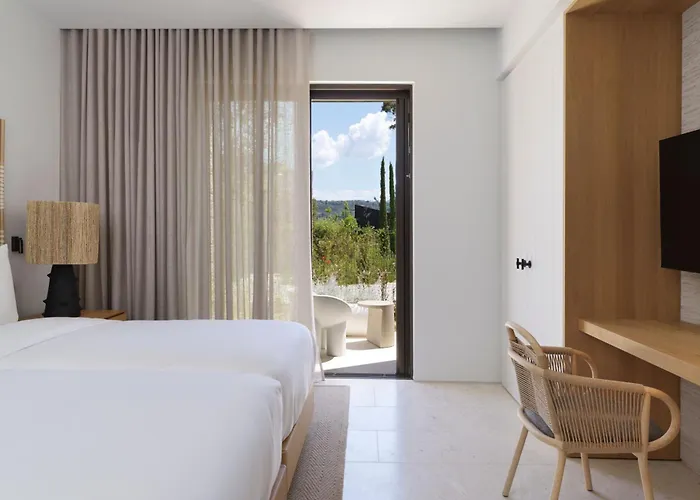 מלון W Costa Navarino (adults Only) פילוס